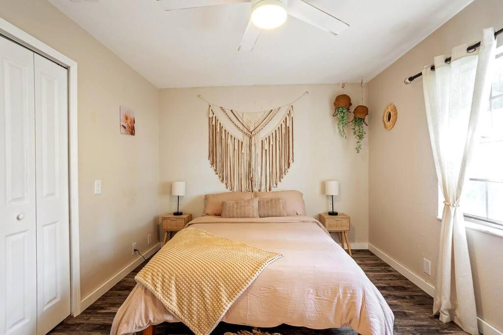 Cozy Lakefront Home W/ Pool -7 Mins From Legoland Уинтер-Хейвен Экстерьер фото