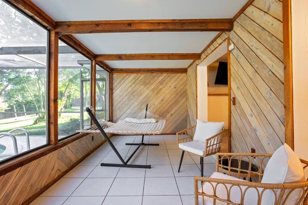 Cozy Lakefront Home W/ Pool -7 Mins From Legoland Уинтер-Хейвен Экстерьер фото